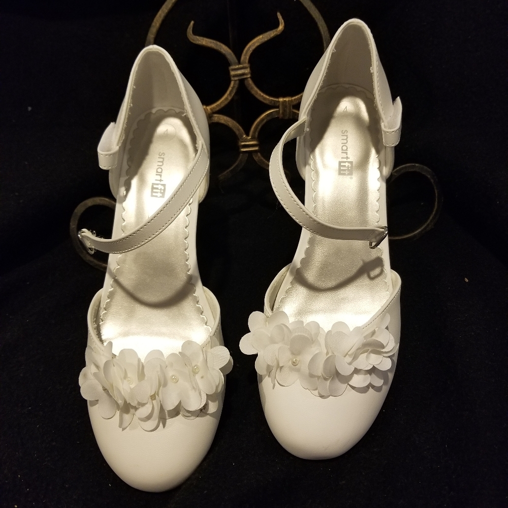 Girl's dress shoe